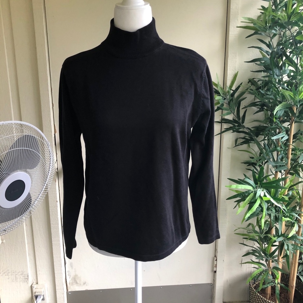 Casual Corner Long Sleeve Black Turtle Neck